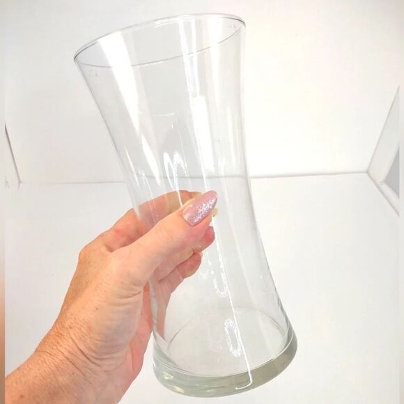 Vintage 70s Clear glass Vase Gathering 8 inches Vase Flowers Seashells - Picture 3 of 12